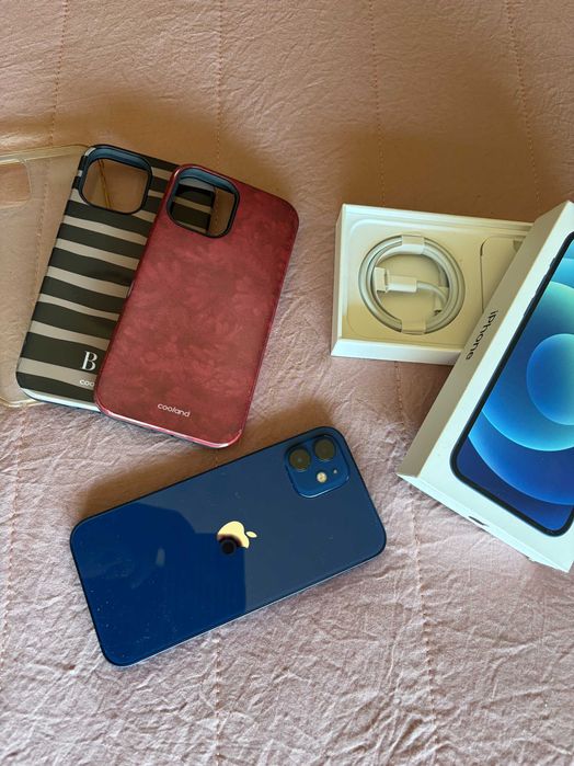 Vendo iPhone 12 com capa, carregador e 3 capas extra