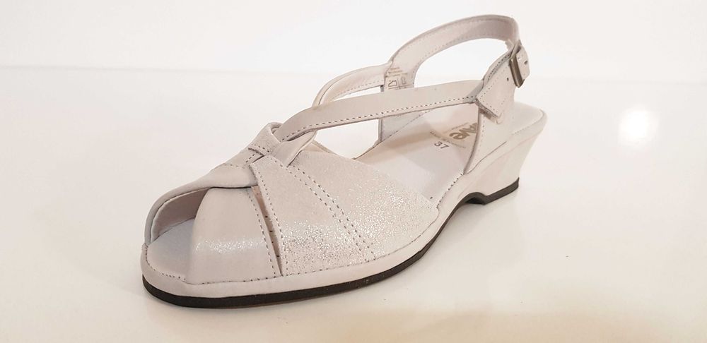 Sandałki damskie Suave skóra, białe, komfort rozmiar 39,40,41