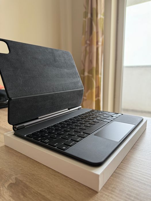 Klawiatura Apple Magic Keyboard iPad Air M4
