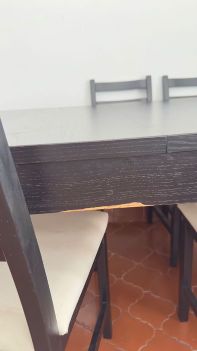 Mesa de Jantar Extensível em Madeira Escura com 6 Cadeiras