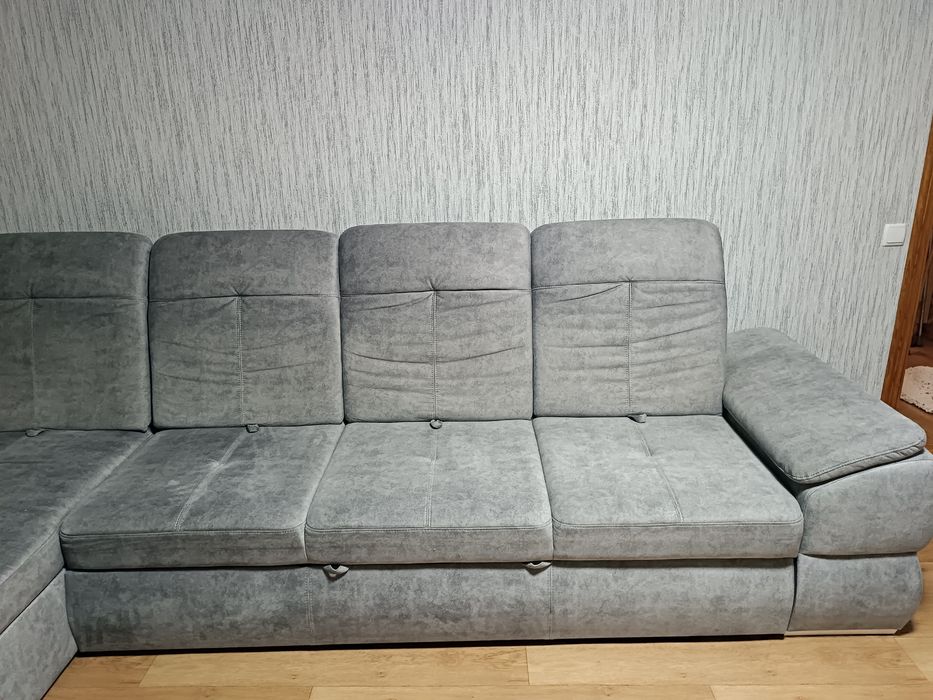 Диван кутовий в гарному стані