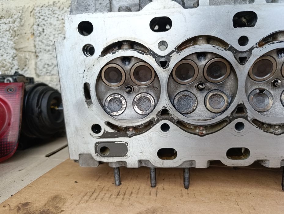Головка Citroen C5 III PEUGEOT 308 508 MINI 1.6 THP 08-17R V753471080