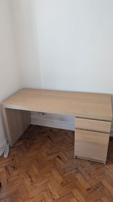 Secretária com gavetas IKEA