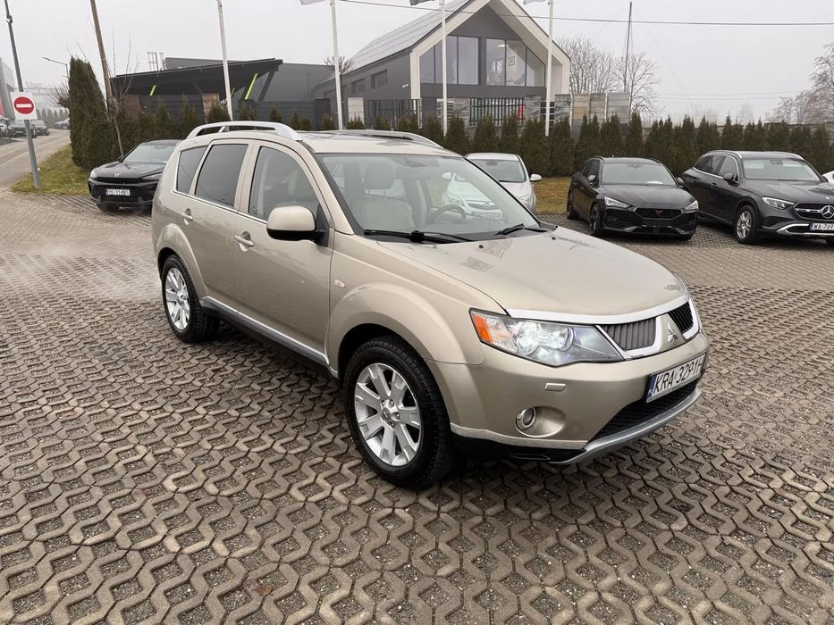 Mitsubishi Outlander Instyle+ 2.0DID 140KM M6 4x4 2008 r., salon PL, 7-mio osobowe