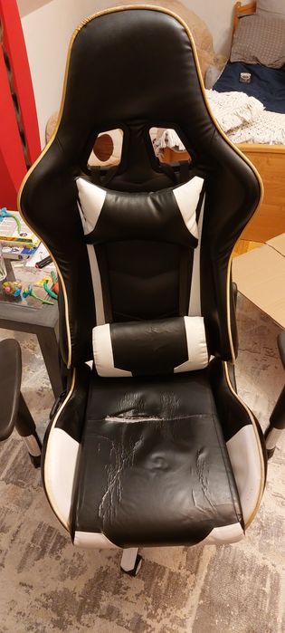 Fotel gamingowy używany sprawny