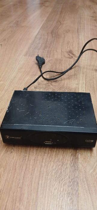 Тонер Cabletech URZ0195.
Приймає сигнали циф