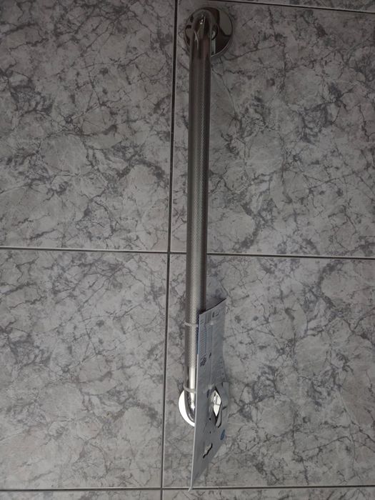 Cadeira de banho e barra de apoio