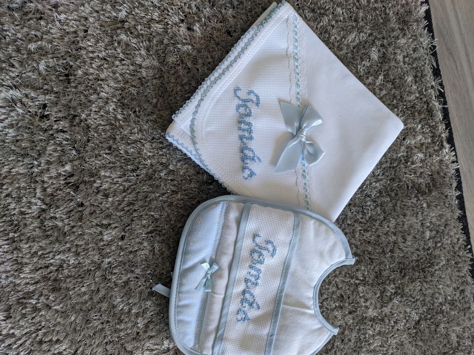 Conjunto de fralda e babete