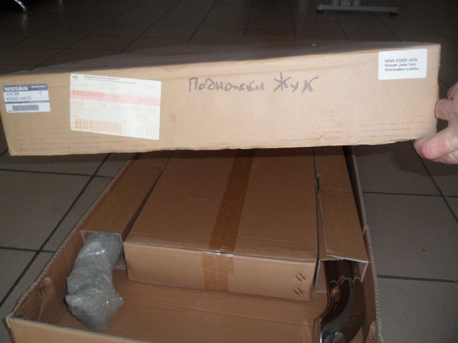 Продам боковые подножки NISSAN JUKE