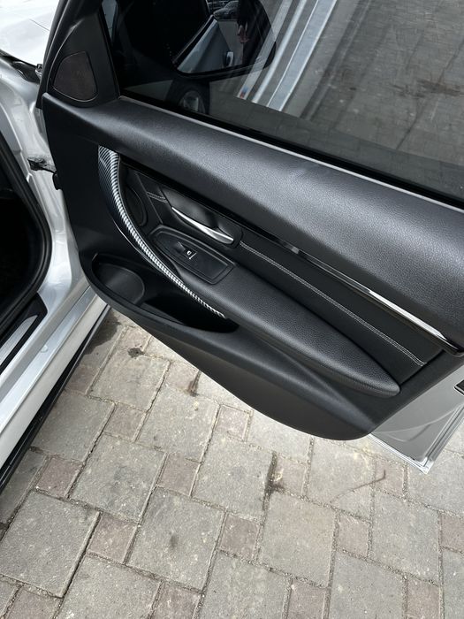 BMW F30 330I 2017p