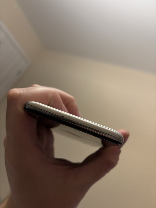 Продам Samsung A51 6 на 128