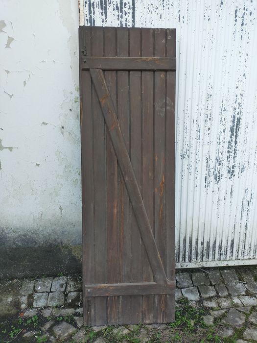 6  Portadas de madeira maciça antiga