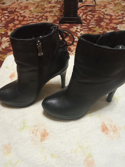 Продам. Ботинки женские. T. TACCARDI.