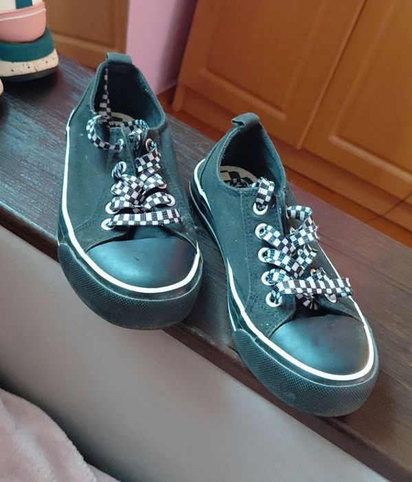 Кросіви Zara,кеди,куртка