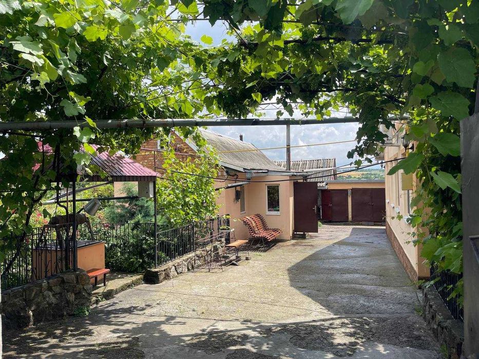 Продам приватний будинок 142 м2 16 соток ділянка