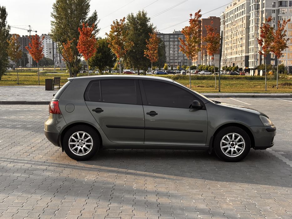VWGolf 5 1.6 2004