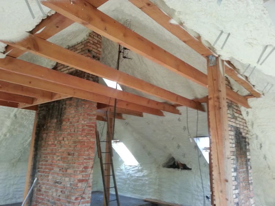 Ocieplenia Pianą PUR Izolacje Natryskowe