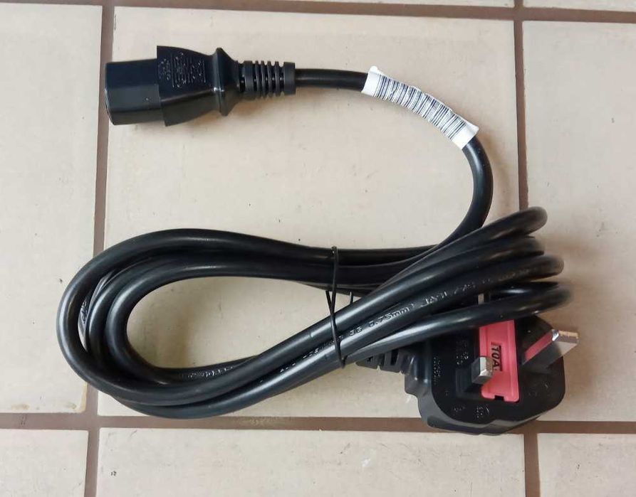 Kabel zasilający z wtyczką angielską, 10A, 1,8m