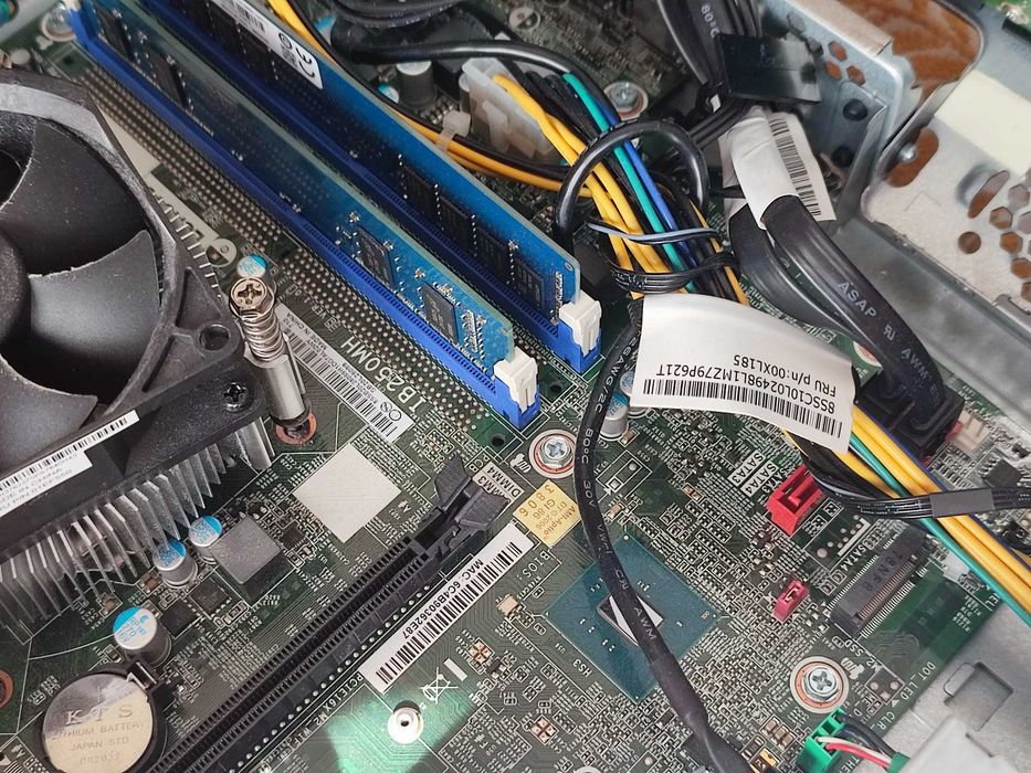 Lenovo i5-7500/8Gb/HDD 500Gb/HDMI/DP/VGA PC Computador