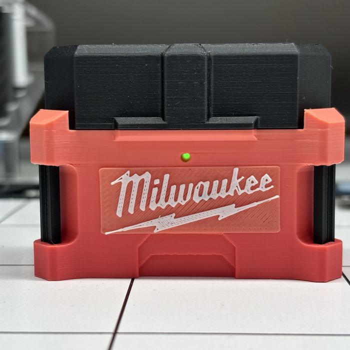 AirPods Pro 3 чохол для кейсу “Milwaukee”