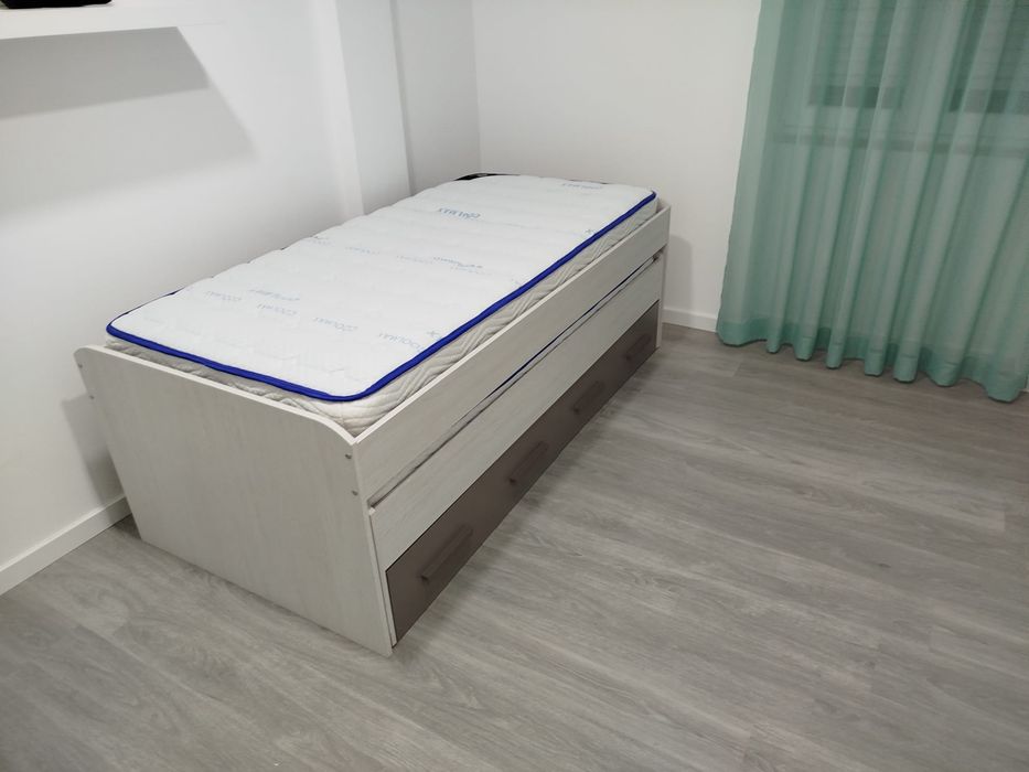 Vendo cama de solteiro