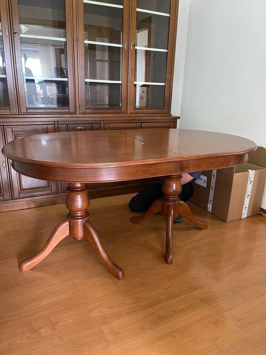 Mesa e cadeiras para sala de jantar em madeira maciça