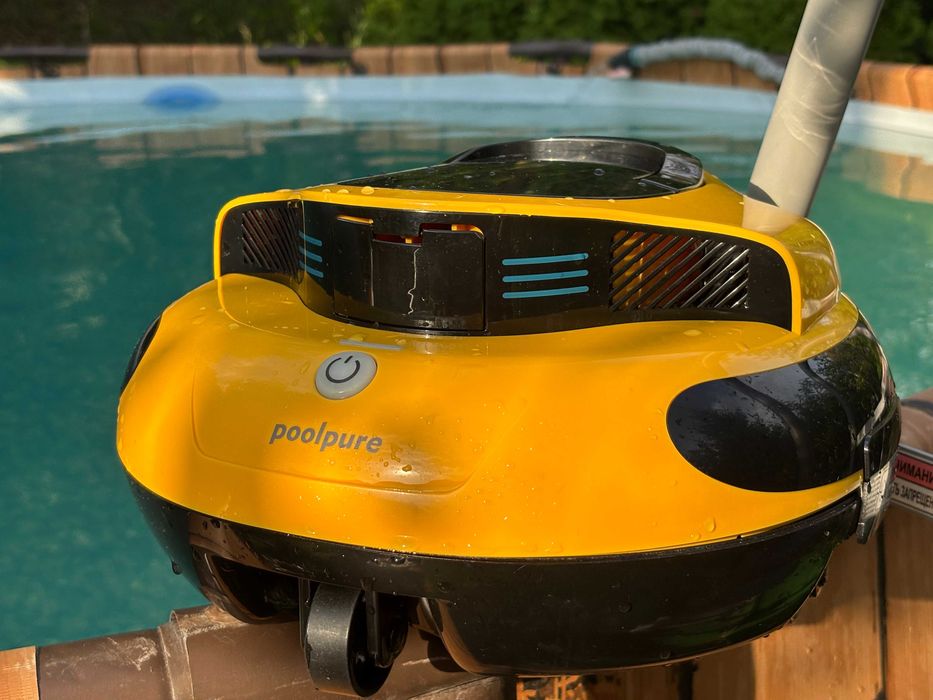 робот-пылесос для бассейна Robotic Cleaner Pool  бездротовий GERMANY