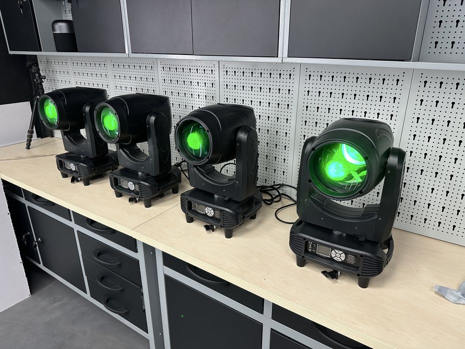 4x Moving Head Beam 10R + Flight Cases