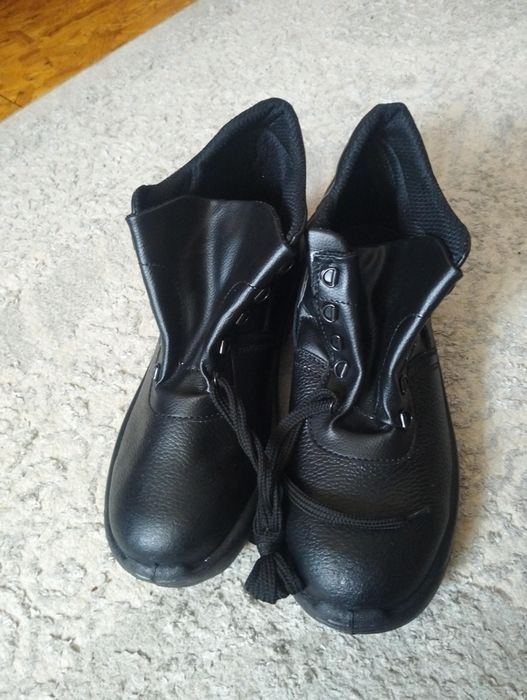 Робочі черевики 45 розмір.