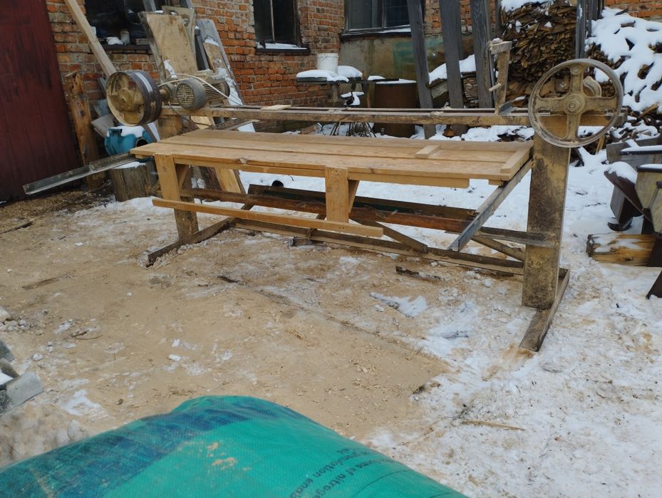 Шлікувальний верстат по дереву