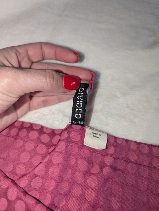 Minissaia cor de rosa H&M
