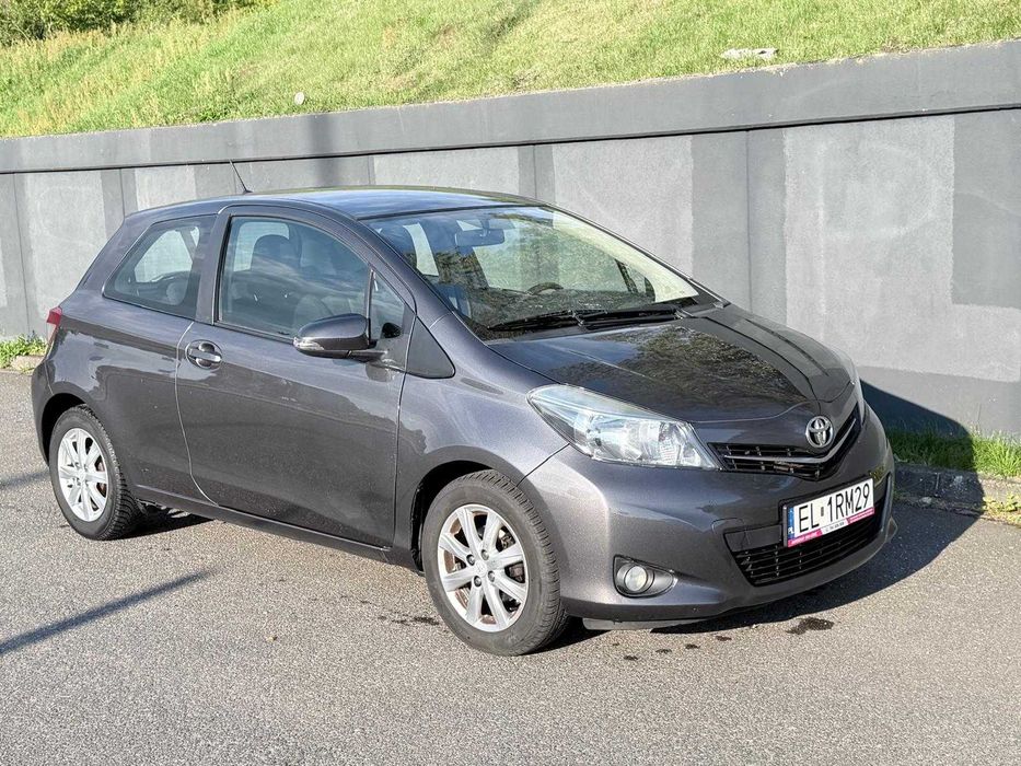 Toyota Yaris 1.33l Dual VVT-i 2012r. 99 KM, sprowadzona zarejestrowana w kraju, kamera cofania klimatyzacja