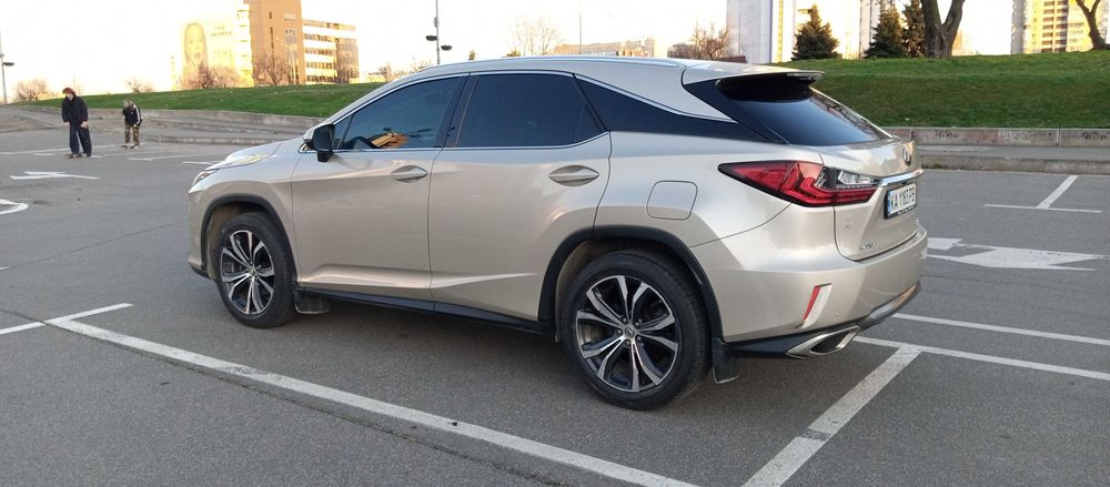 Офіційний Lexus RX 2016