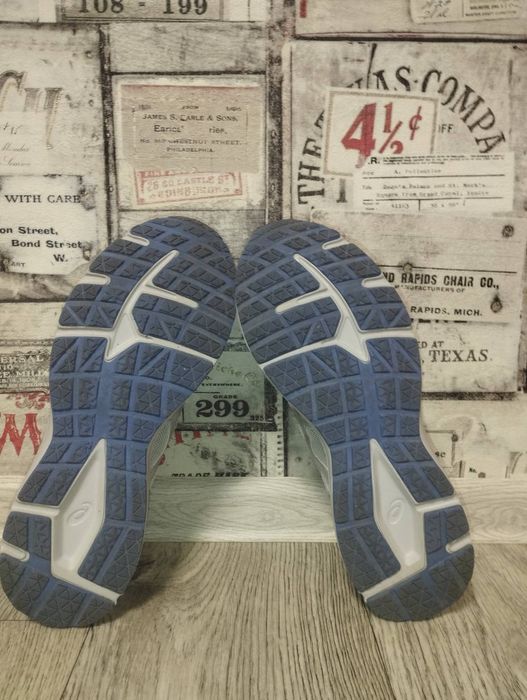 Продам кросівки Asics Jog 100S