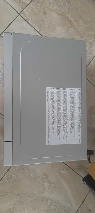 мікрохвильова піч Sharp YC-MS02E-S.