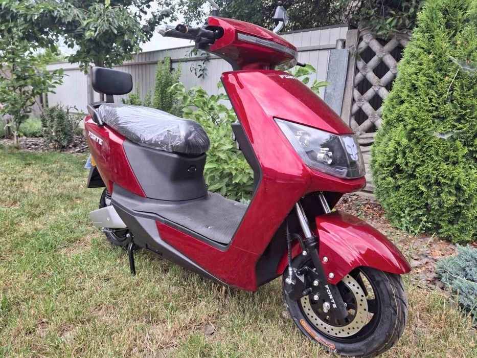 Скутер акумуляторний FORTE T3
