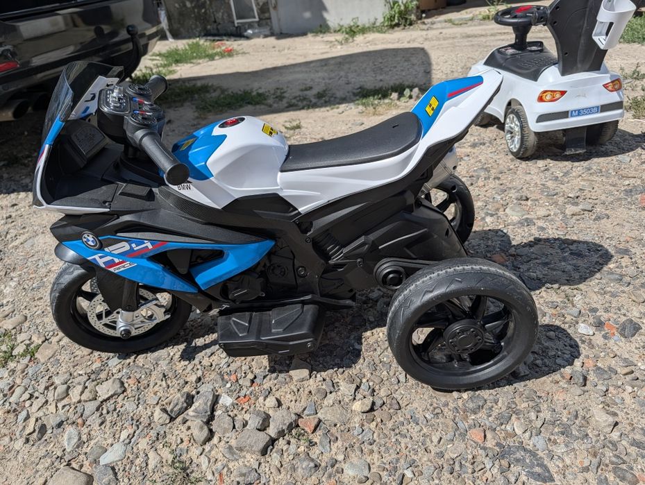 дитячий електромотоцикл BMW HP4