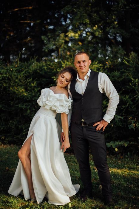 Весільна сукня.