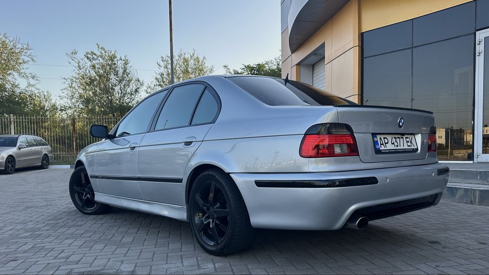 Продам BMW e39 535i