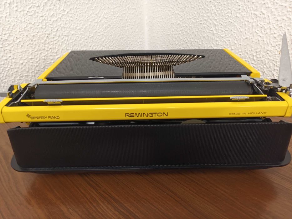 Máquina de escrever Remington Riviera