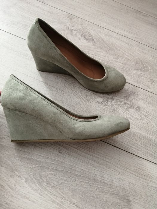 Mietowe buty r. 40
