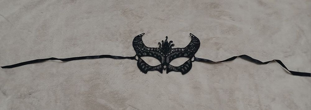 Карнавальна маска