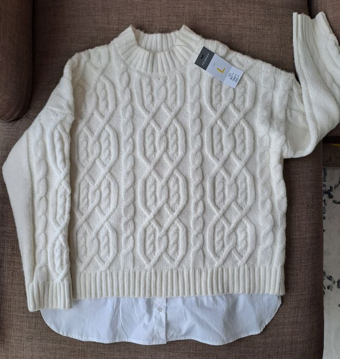 Свитер белый с имитацией рубашки