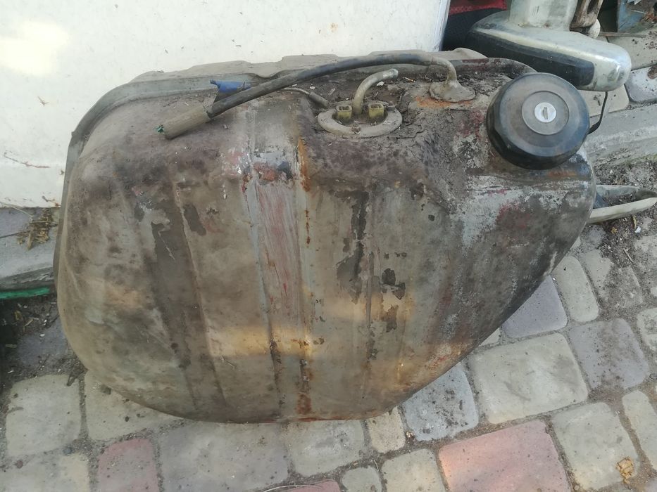 Продам бензобак Ваз 2101-07