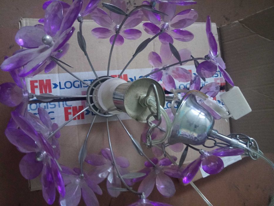 Lampa sufitowa fioletowa