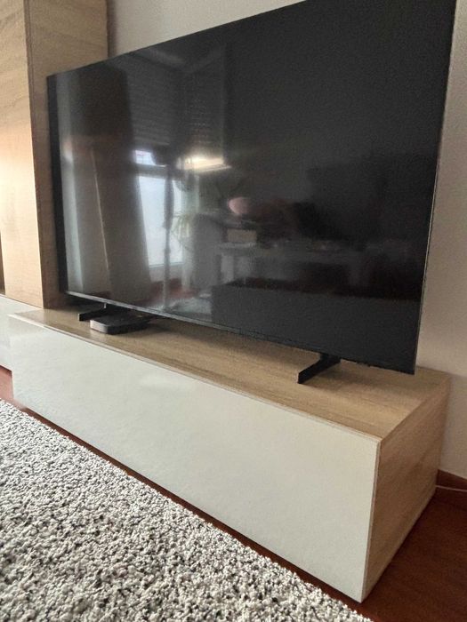 Conjunto móvel de TV - branco e madeira