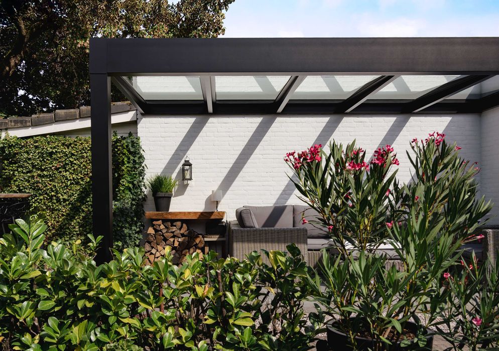 Pergola tarasowa ze szklanym dachem