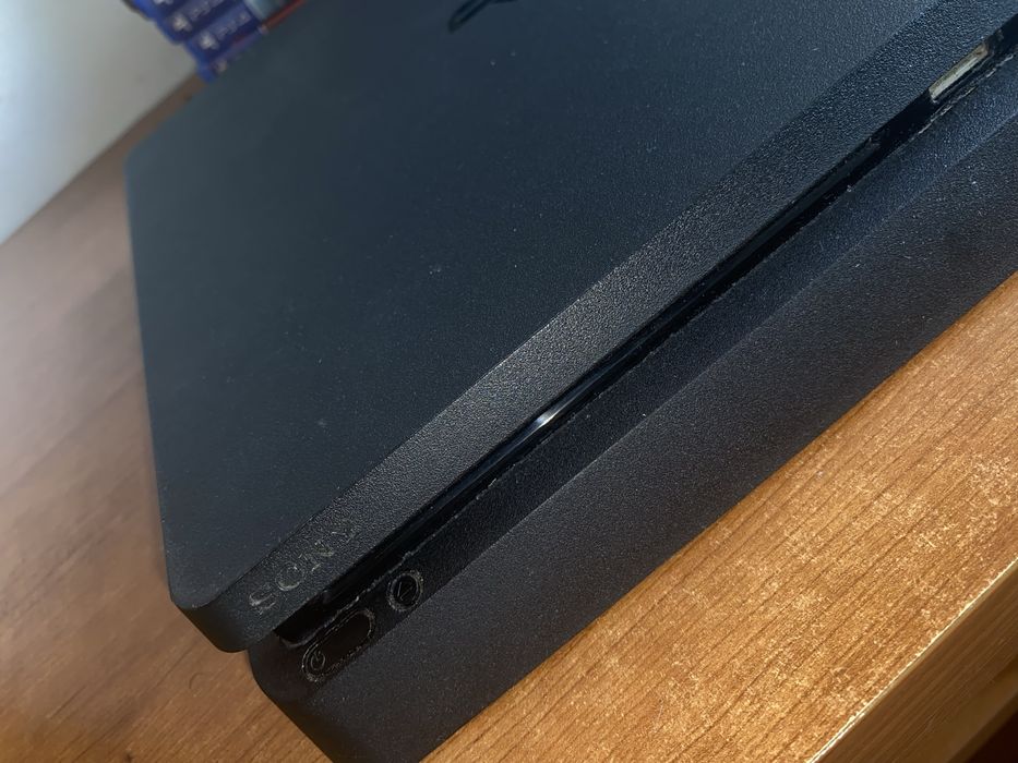 PlayStation 4 como nova + mais 6 jogos