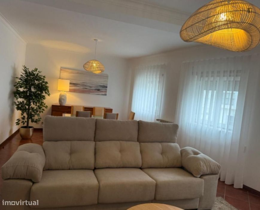2-Bedroom Apartment - Located in São Martinho de Bispo Coi...