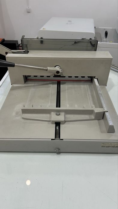 Guilhotina manual